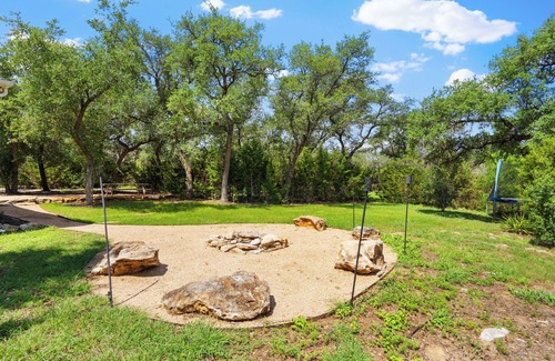 Spicewood House | Perfect Getaway: Explore Food, Golf & Scenic Bike Trails