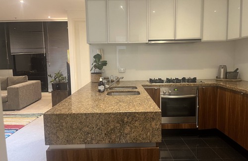 Southbank Apartment | Ideal Venue for Bucks or Hens Celebrations with Great Amenities