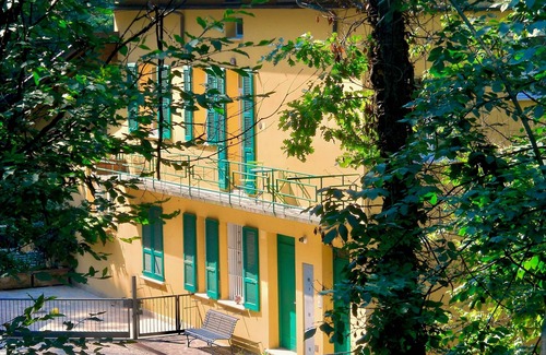 Roe Volciano Apartment | Ideal Retreat for Couples & Families Near the Beach
