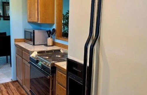 Sequim Condo | Ideal for Digital Nomads with Pool & Spa Amenities