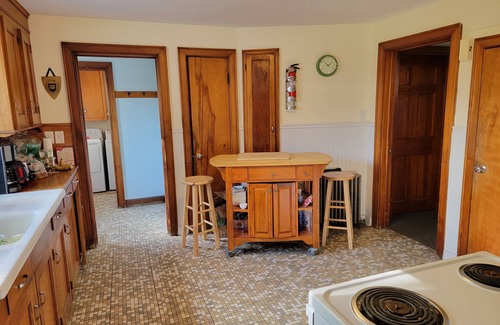 Westerly Cottage | Inviting House with Porch, Beach Access & Ocean Views