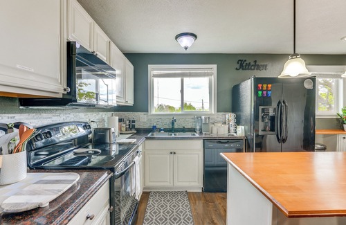 Spokane Valley House | Spokane Valley Family Retreat with Patio & Gas Grill
