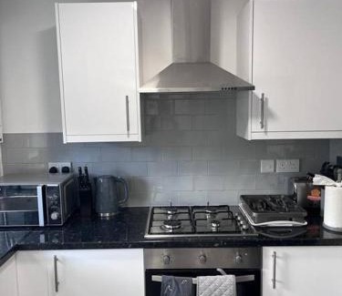 West Thurrock House | Ideal Family Getaway with Child-Friendly Amenities
