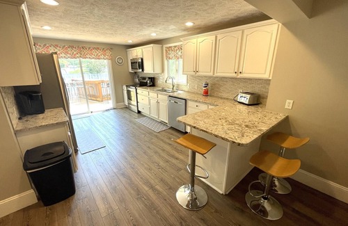 South Haven House | Family-Friendly Retreat with Heated Pool & Beach Access