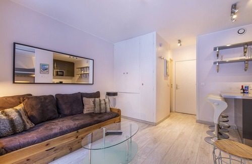 Chamonix City Centre Apartment | Ideal Retreat for Couples and Families with Lake Views