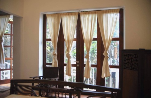 Cat Hai House | Ideal Retreat for Small Groups with Ocean Views and Pool