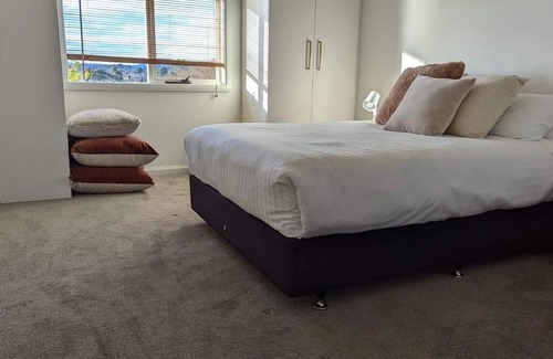 Prospect Vale Apartment | Ideal Accommodation for Groups and Families