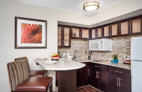 Christiana Apartment | Perfect for Groups! | Pool + Gym + Free Breakfast