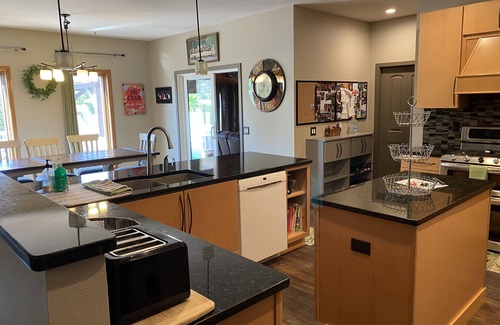 Madison House | Ideal Retreat for Families and Groups Near UW Madison