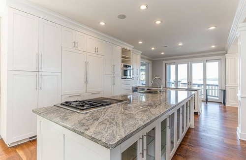 Buford House | Ideal Retreat for Groups by the Tranquil Waterside