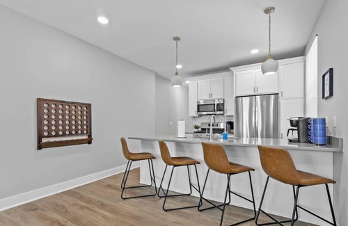 Livingston Park House | Ideal Retreat for Groups with Hot Tub & Family Amenities