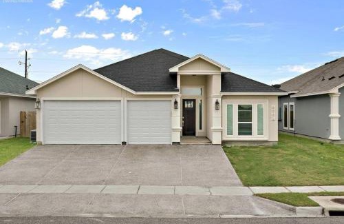 South Side House | Perfect for larger companies