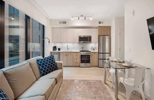 NoMa Hotel | Convenient 1BR with Washer/D & EV Charging near Capitol Hill