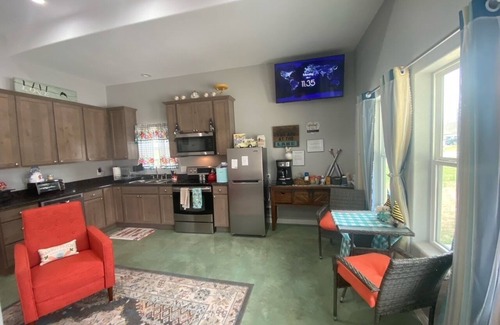 Kingsland House | Ideal Retreat for the Solar Eclipse: Cozy 1-Bedroom Kingsland