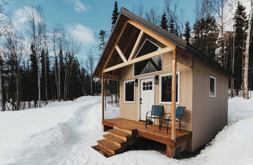 Chugiak Cabin | Cozy Cabin Retreat for Two in Eklutna Valley - 10/10 Rating