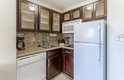 Davenport Condo | Ideal Stay with Pool, Spa & Free Breakfast Included