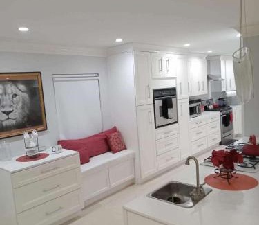 Yeoman Wood House | Escape the City: Perfect Family-Friendly Retreat Awaits