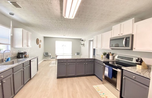 Braselton House | Perfect Getaway Near Chateau Elan - Pet & Child Friendly