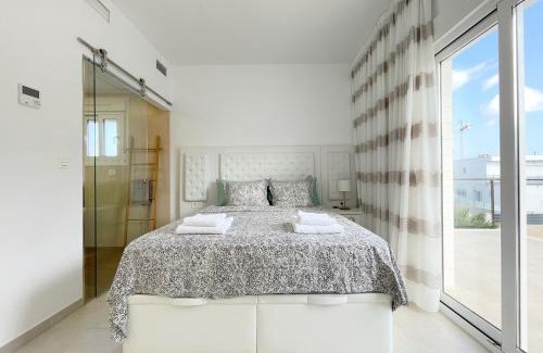 Puerto Marino Villa | Ideal Oceanfront Getaway Villa with Pool and Family Amenities