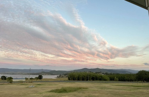 Hazeldean House | Idyllic Retreat for Water Skiers - Pet Friendly & Fun