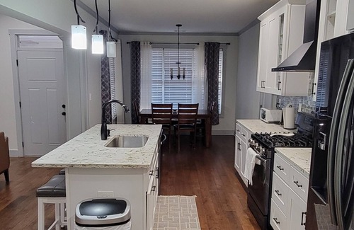 Snellville House | Idyllic Country Home: Pet & Child Friendly Near Amenities