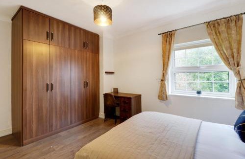 Royal Tunbridge Wells Apartment | Perfect Home In Central Tunbridge Wells, Sleeps 10