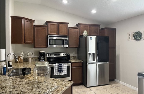 Ruskin House | Ideal Location with Pool and Pet Friendly Amenities