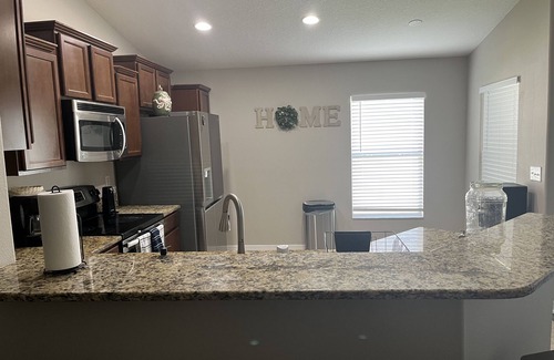 Ruskin House | Ideal Location with Pool and Pet Friendly Amenities