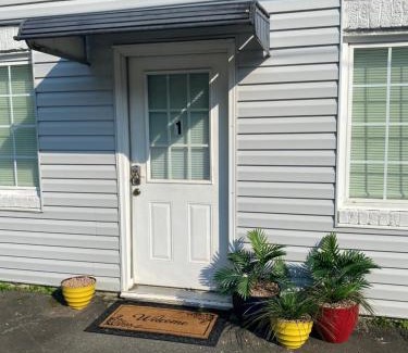 Pilot Mountain Apartment | Perfect in Pilot Mtn-Unit 1 Walk to Downtown!