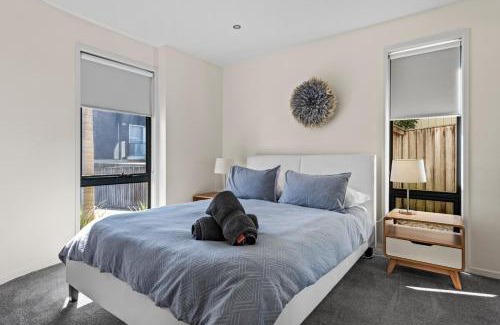 Vincentia Villa | Perfect Jervis Bay location & fresh modern living