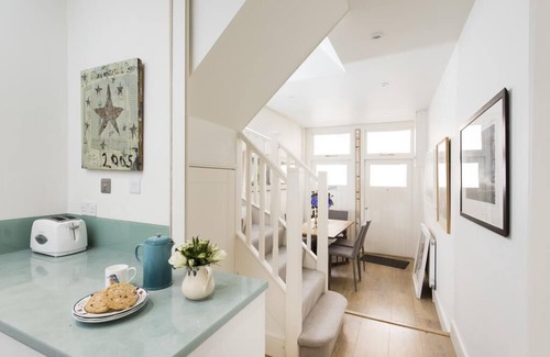 Courtfield House | Perfect Kensington Mews House - Guest Rated 10/10, Family-Friendly