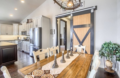Monument House | Scenic Lake and Mountain Views with Premier Amenities