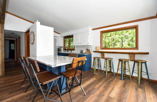 Wautoma House | Unforgettable LakeHome with Kayaks, Hot Tub & Breathtaking Views