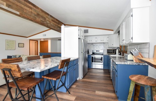Wautoma House | Unforgettable LakeHome with Kayaks, Hot Tub & Breathtaking Views