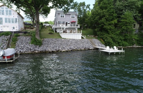 Marietta House | Idyllic Lakeside Escape with Breathtaking Views and More