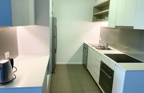 South Townsville Apartment | Ideal Spot for Families and Couples: Pool & Breakfast Included