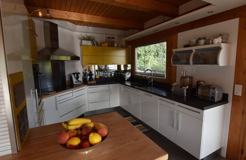 Le Chinaillon Ski Chalet | Ideal Chalet Retreat with Jacuzzi & Spectacular Views