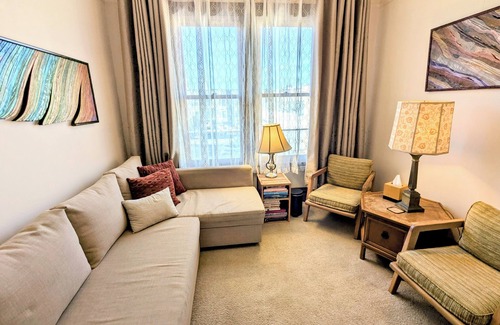 Russian Hill Apartment | Prime Location - 4BD Redwood Home with Breakfast Included