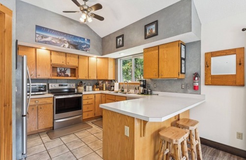 Whitefish House | Ideal Stay in Whitefish: Pet-Friendly & Steps from Attractions