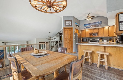 Whitefish House | Ideal Stay in Whitefish: Pet-Friendly & Steps from Attractions