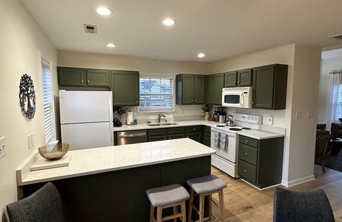 Greensboro House | Prime Greensboro Townhouse with Family-Friendly Amenities