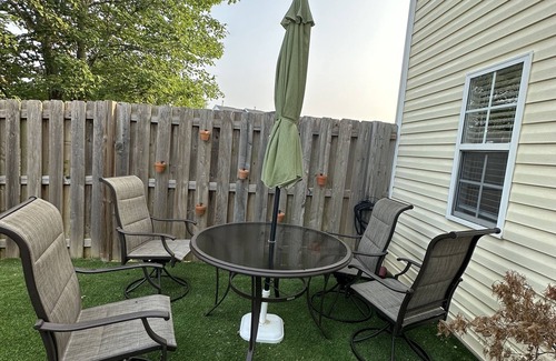 Greensboro House | Prime Greensboro Townhouse with Family-Friendly Amenities