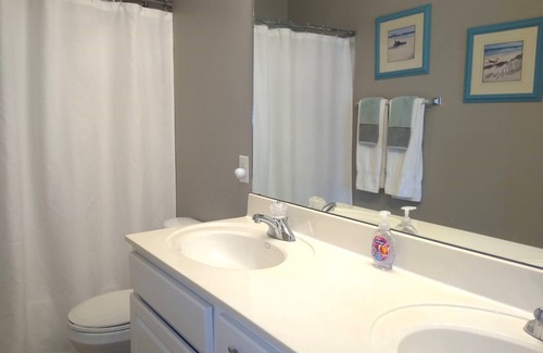 Camdenton Condo | Prime Lakefront Condo with Pool Access and Family Amenities