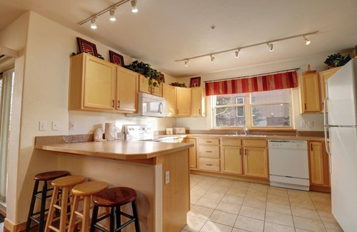 Frisco Condo | Prime Location Near Main Street Frisco with Unique Amenities