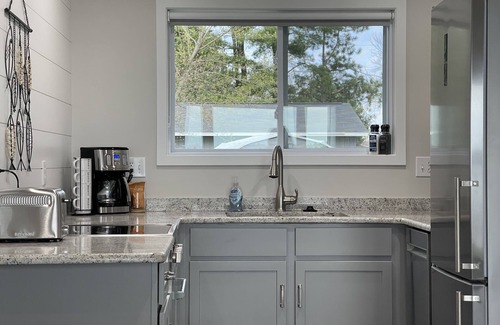 Lewiston House | Ideal Getaway by East Twin Lake - Walk to Town & Enjoy Views