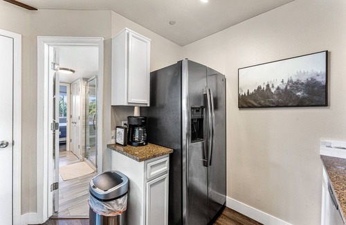 Edgewater Condo | Ideal Getaway! Private Condo with Lake View Near Sloan's Lake