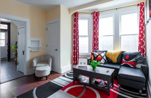 Tarrytown House | Perfect Location w/ River Views Tarrytown 8 BR/4BA