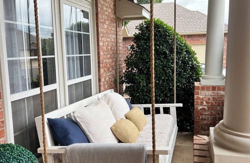 Norman House | Perfect Norman getaway located 10 minutes from stadium and OKC