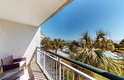 North Litchfield Beach Apartment | Perfect Oceanfront Retreat | Outdoor Pool. Oceanfront King Suite
