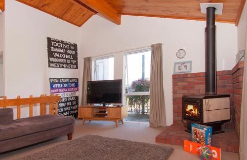 Pauanui House | Delightful Stay at Perfect on Pleasant - Pauanui Holiday Home